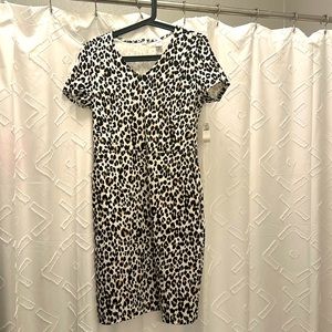 Old navy leopard dress sz small with pockets